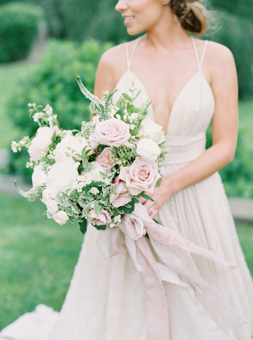 Greencrest Manor Wedding inspiration | Michigan Wedding | Best Michigan venues | Bridal bouquet 