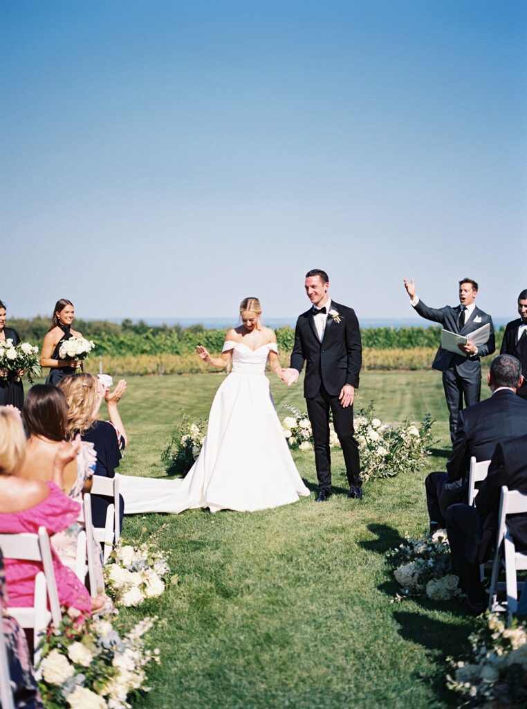 Summer Wedding at Verterra Winery