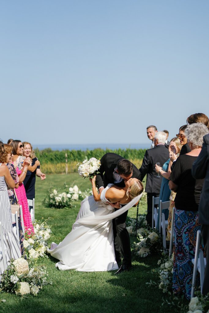 Summer Wedding at Verterra Winery